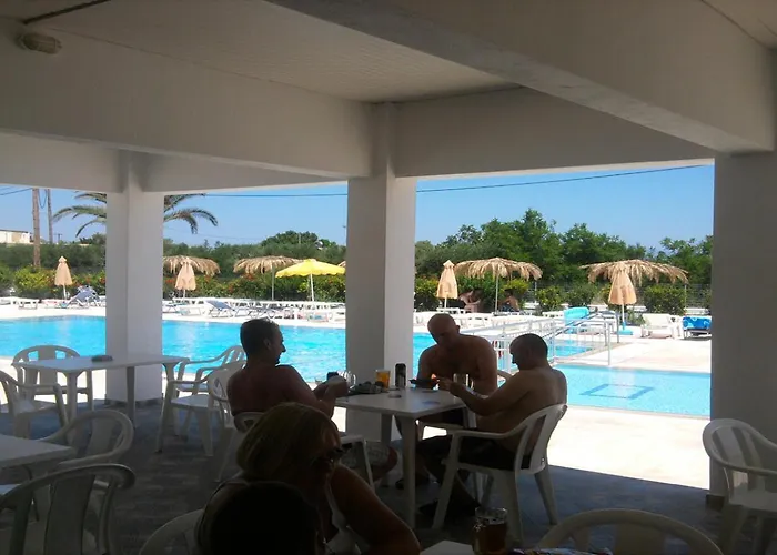 Nikos 2 Studios & Apartments