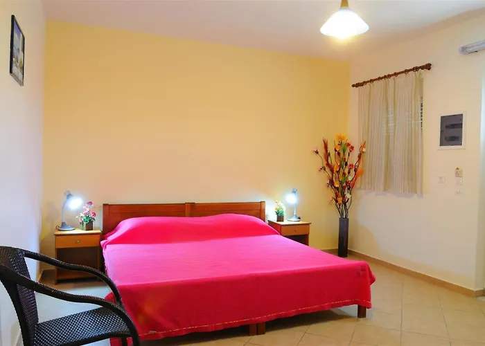 Nikos 2 Studios & Apartments